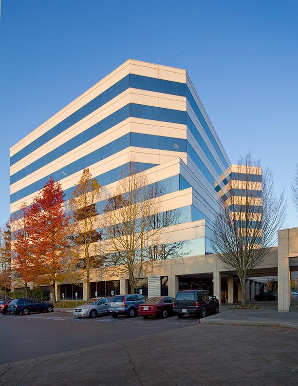 A class-A suburban office complex in Seattle, 华盛顿, built in 1986 and renovated in 2000.