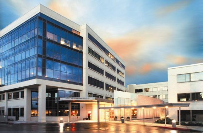 Overlake医院医疗中心有349个床位, 贝尔维尤的非营利性地区医疗中心, 华盛顿.